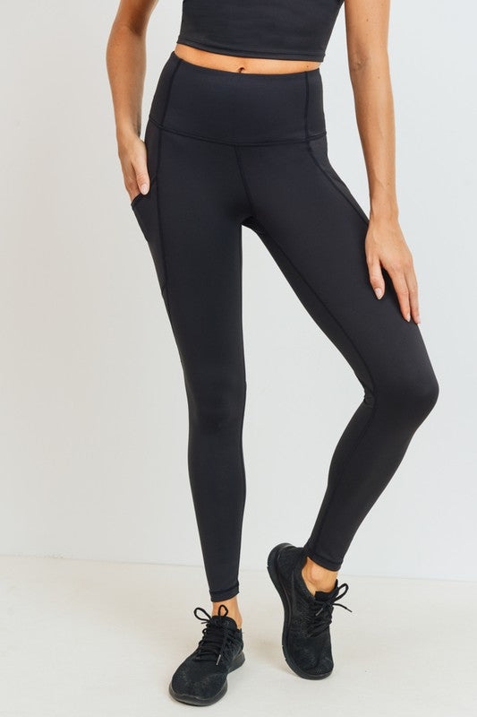 SOLID AND SLANTED ESSENTIAL MONO B POCKET LEGGINGS