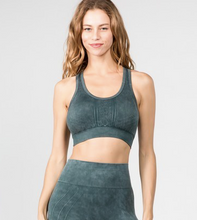 Load image into Gallery viewer, STONE WASHED SEAMLESS SPORTS BRA- ARMY GREEN
