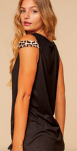 Load image into Gallery viewer, LEOPARD CUT OUT SLEEVELESS KNIT TOP
