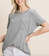 Load image into Gallery viewer, CUT-OUT DETAIL FRONT POCKET SHORT SLEEVE TOP
